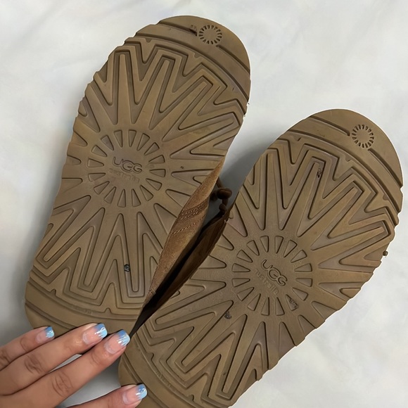 UGG Boots - Picture 4 of 4